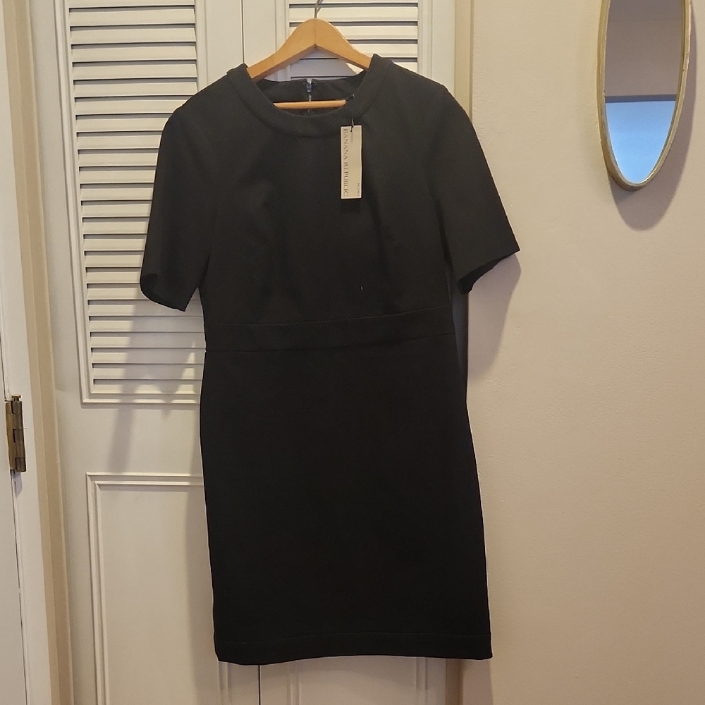 Banana Republic Black Mini Sheath Dress Short Sleeve Crew Neck